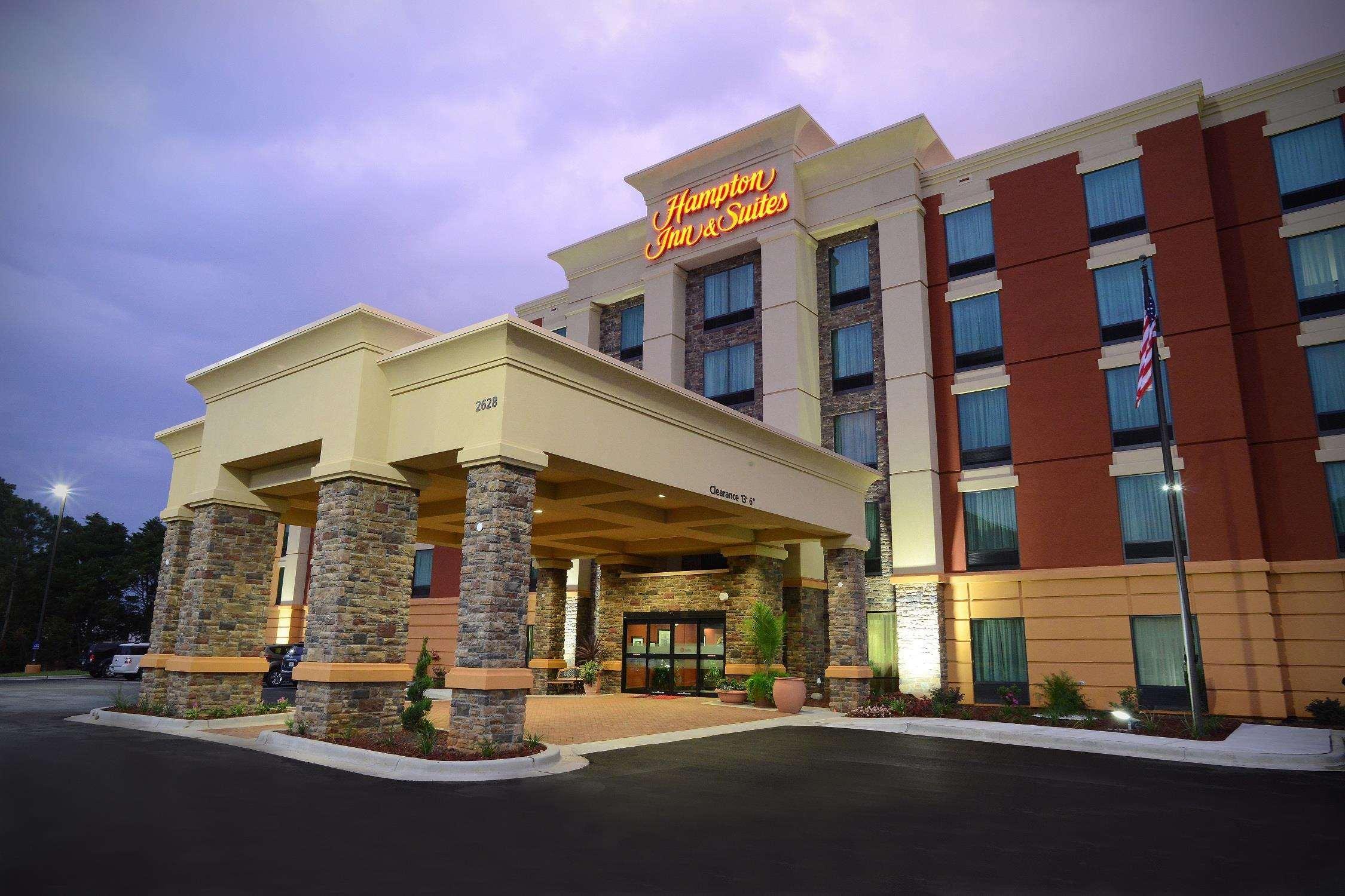 Hampton Inn & Suites Albany At Albany Mall Exterior photo